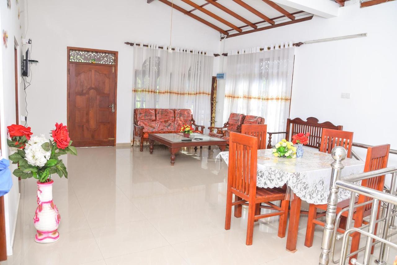 Rashmi Homestay Balapitiya Esterno foto